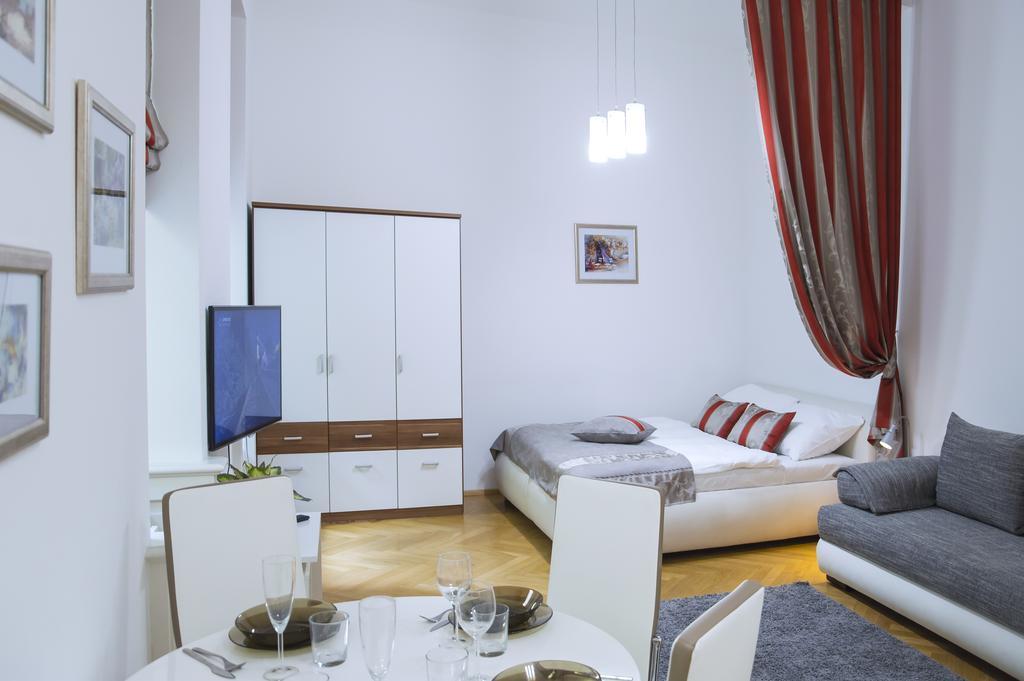 Modern Apartment Vsehrdova Прага Экстерьер фото